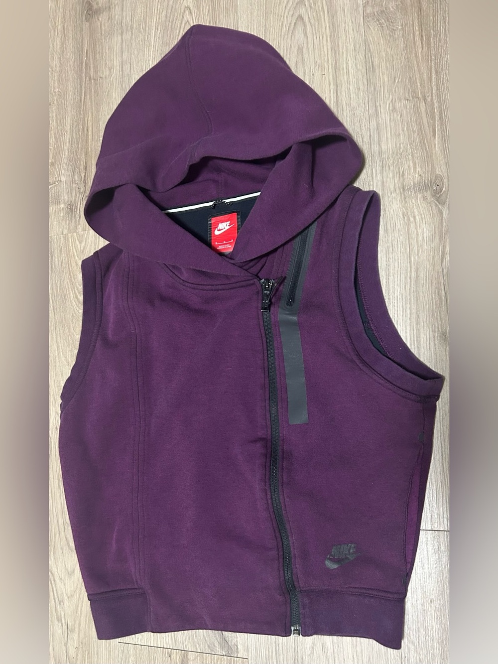Nike tech womens M Purple Hooded Sleeveless Vest